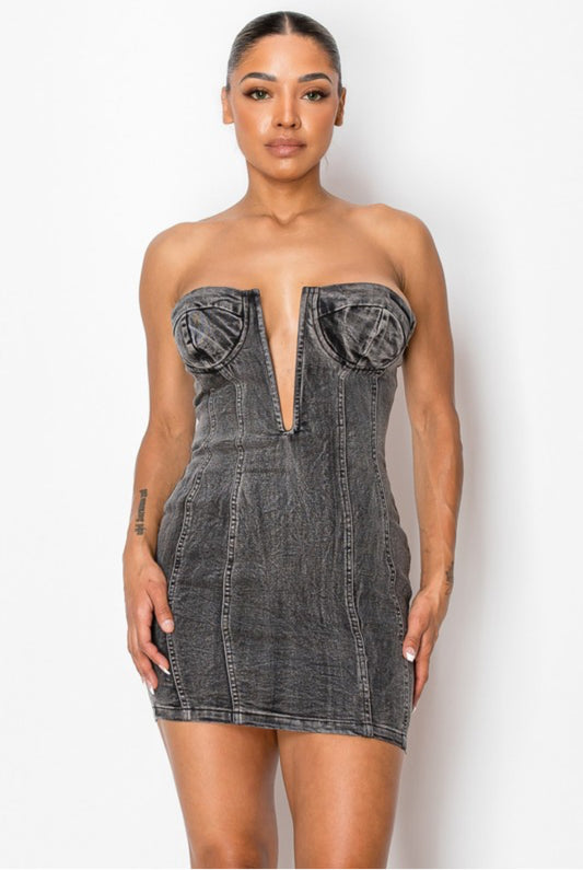 DEEP V-NECK STRAPLESS DENIM TUBE MINI DRESS